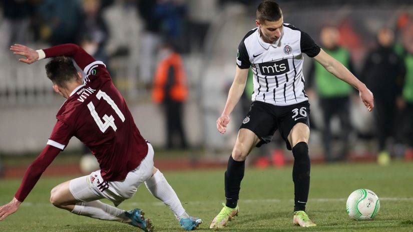 Nikola Terzić protiv Sparte (© MN Press)