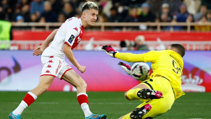 Aleksandar Golovin (©Reuters)